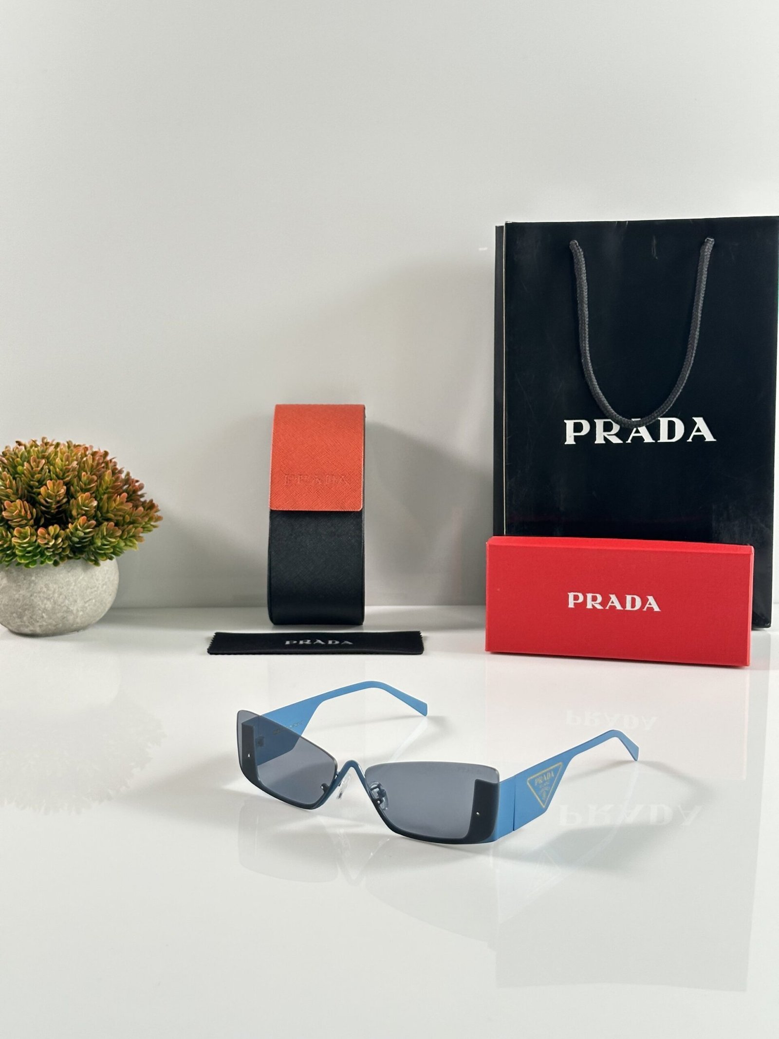 Prada_WMNS_7275_Blue_Black