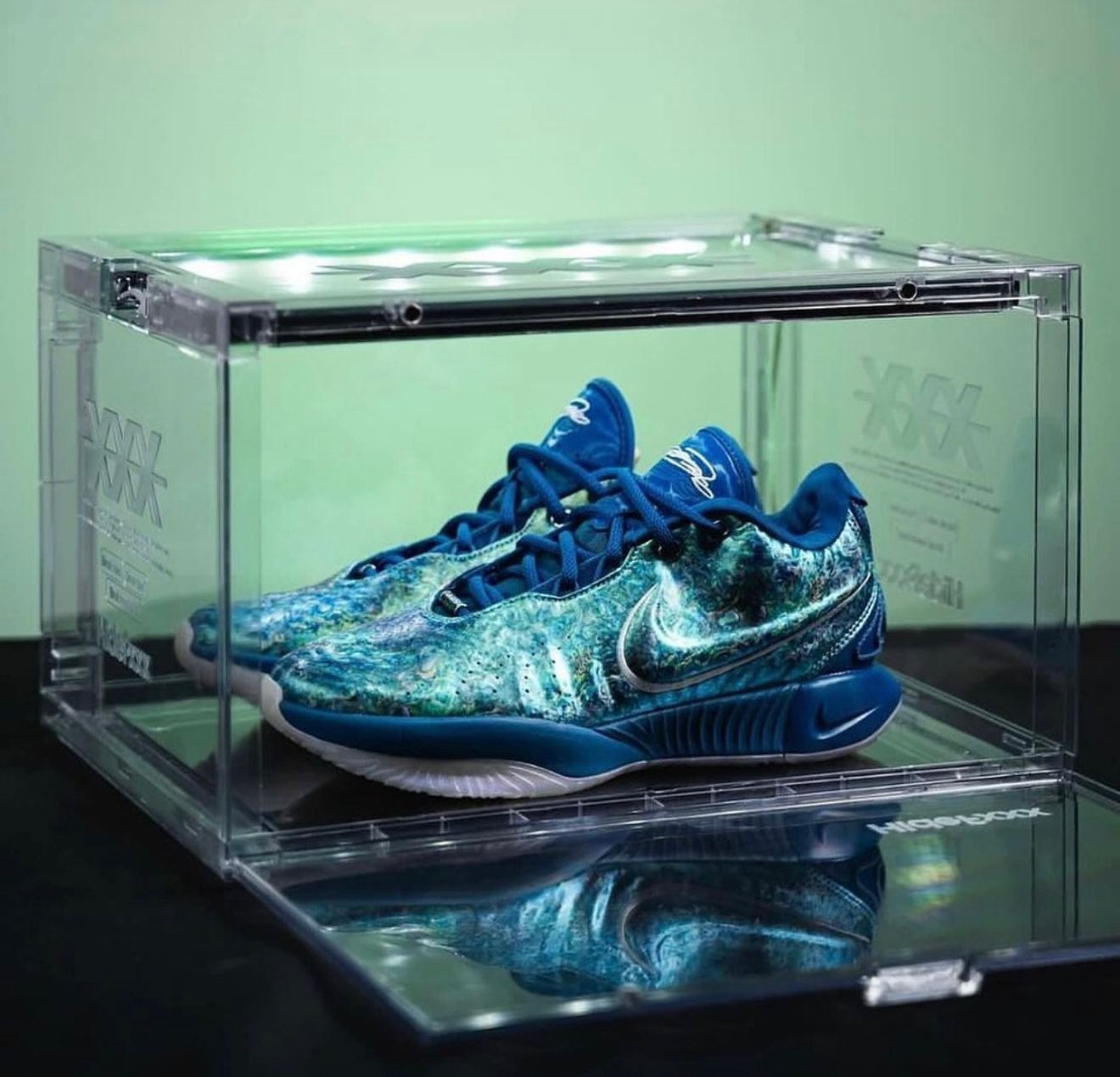 Nike LeBron Basketball shoes - Image 4