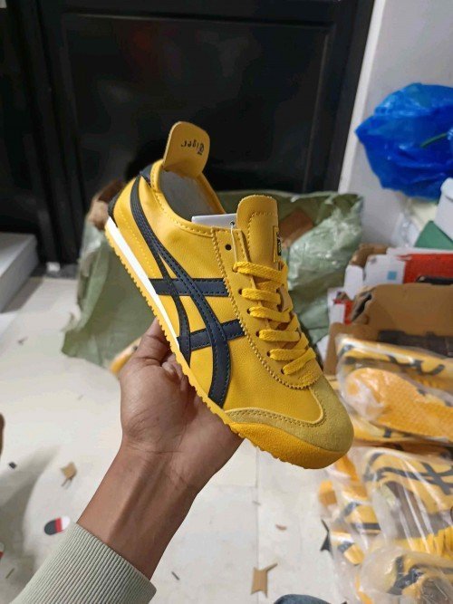 ONITSUKA TIGER MEXICO 66 Yellow Black 386
