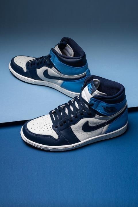 Air Jordan 1 Retro High OG Obsidian - Image 5