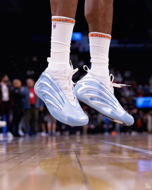 jordan Harden Vol. 9 Glow Blue - Image 5