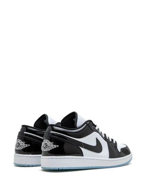 AIR JORDAN RETRO 1 BLACK WHITE - Image 3