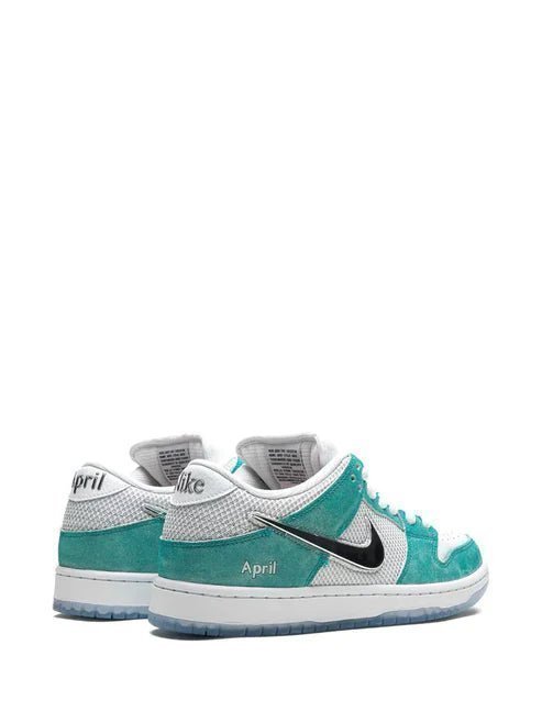 Nike April Skateboards X Sb Dunk Low Turbo Green - Image 3