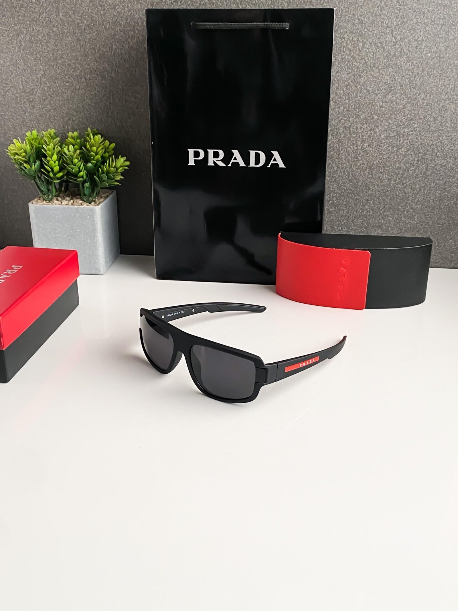 Prada Full Black