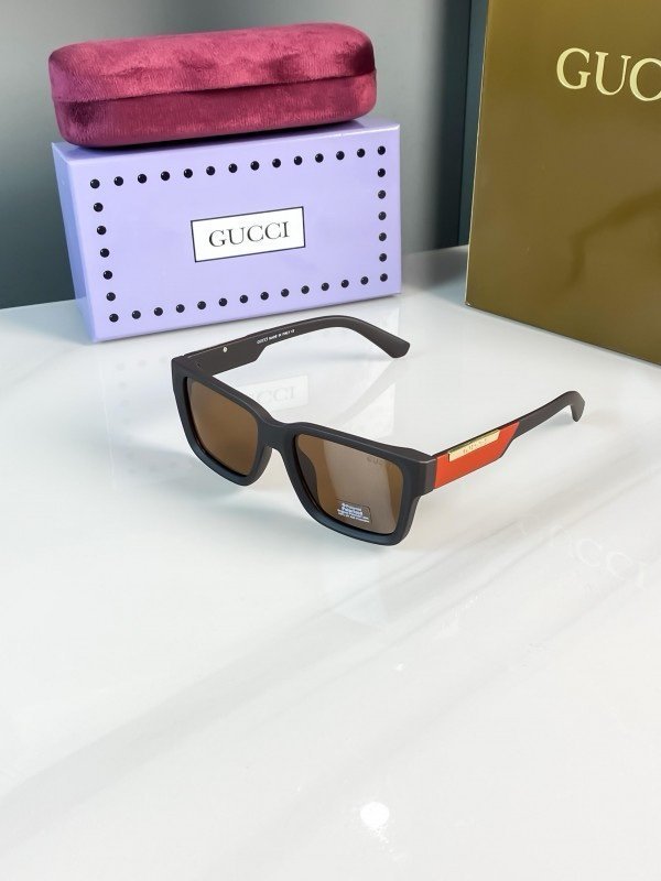 Gucci brown 5105