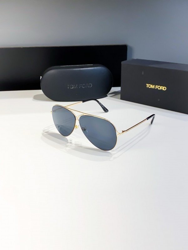 Tomford gold black 0488